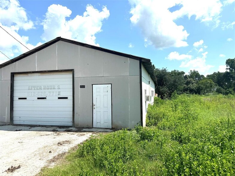 1541 E Pierce St, Luling, TX for sale - Building Photo - Image 3 of 17