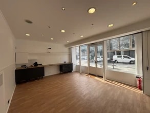 2 Rue Charles Bossut, Paris for lease Interior Photo- Image 2 of 11