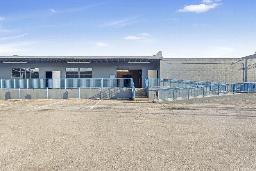315 S Flower St, Burbank, CA for lease - Building Photo - Image 2 of 23