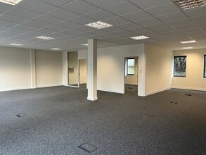Lincoln Rd, High Wycombe for lease Interior Photo- Image 1 of 5