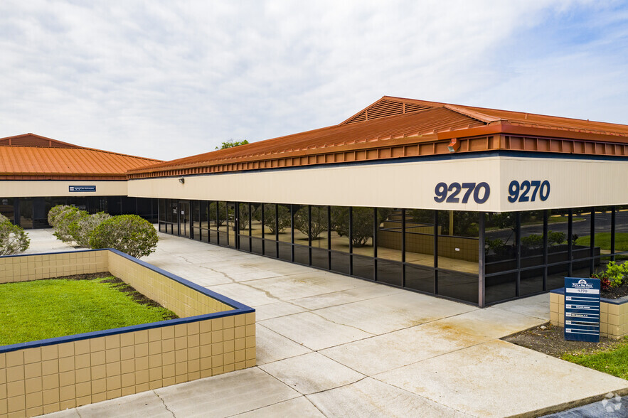 9280 Bay Plaza Blvd, Tampa, FL for lease - Building Photo - Image 1 of 49