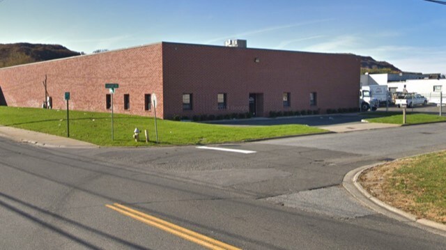 8 Lamar St, West Babylon, NY for sale - Building Photo - Image 1 of 1