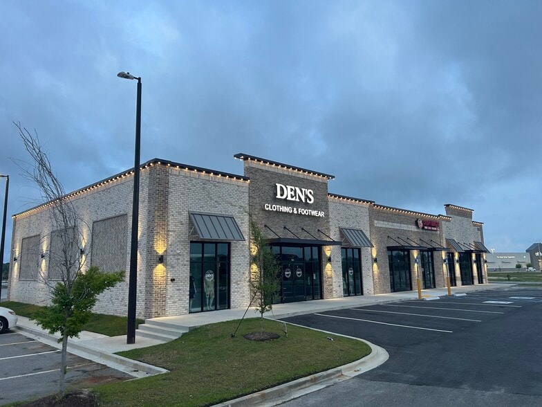 260 Tanger Outlets Blvd, Pooler, GA for lease - Building Photo - Image 3 of 8