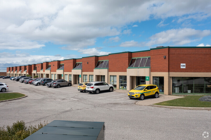 180 Trowers Rd, Vaughan, ON for lease - Primary Photo - Image 1 of 6