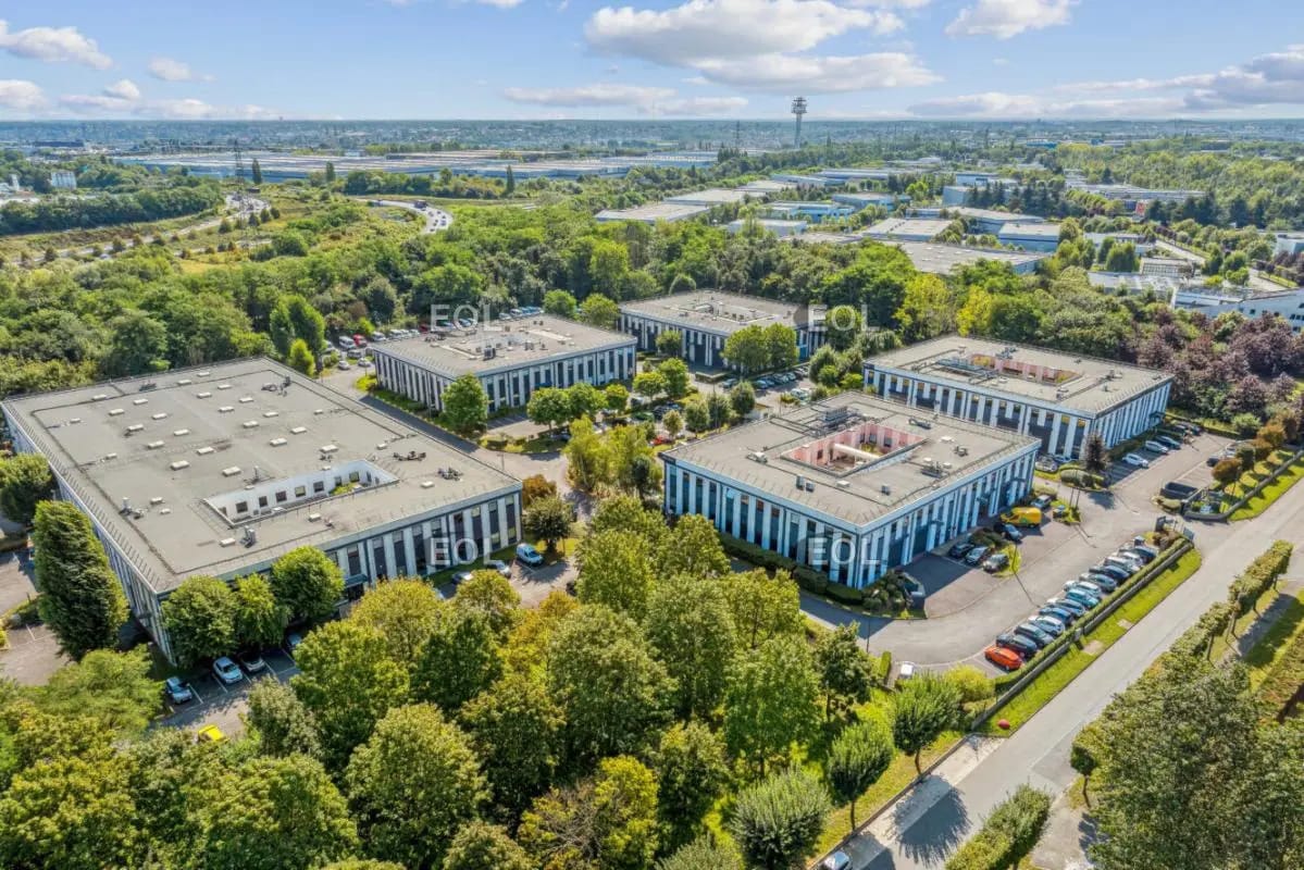 Flex in Lisses for lease Aerial- Image 1 of 2