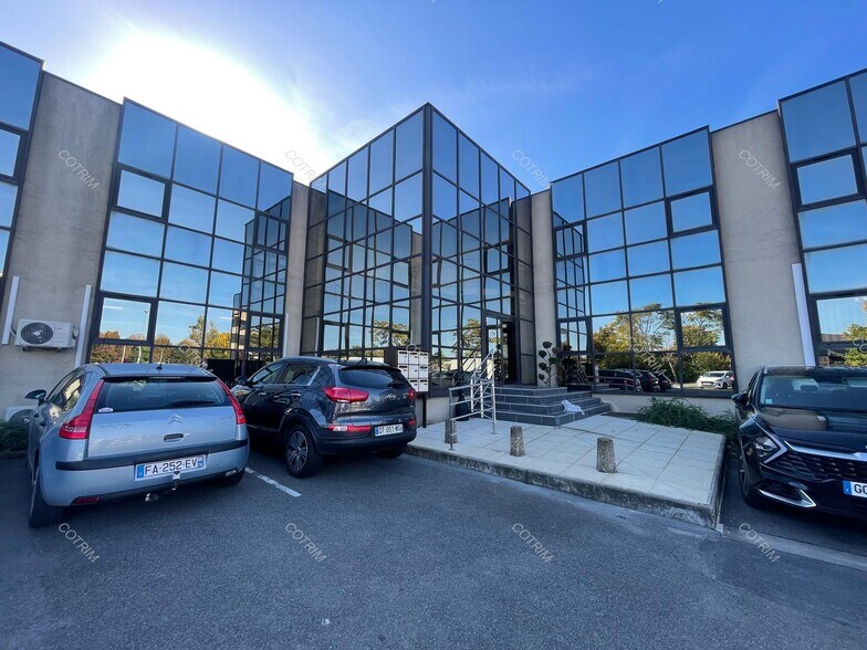 Office in Reims for lease - Building Photo - Image 2 of 6