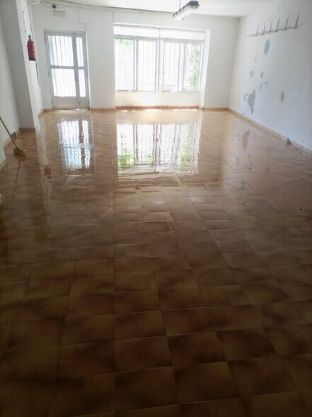 Retail in Cañamero, Cáceres for lease - Building Photo - Image 3 of 9