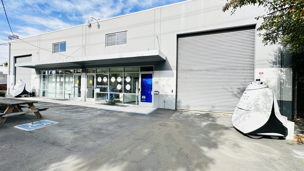 1070-1080 Terra Bella Ave, Mountain View, CA for lease - Building Photo - Image 1 of 3