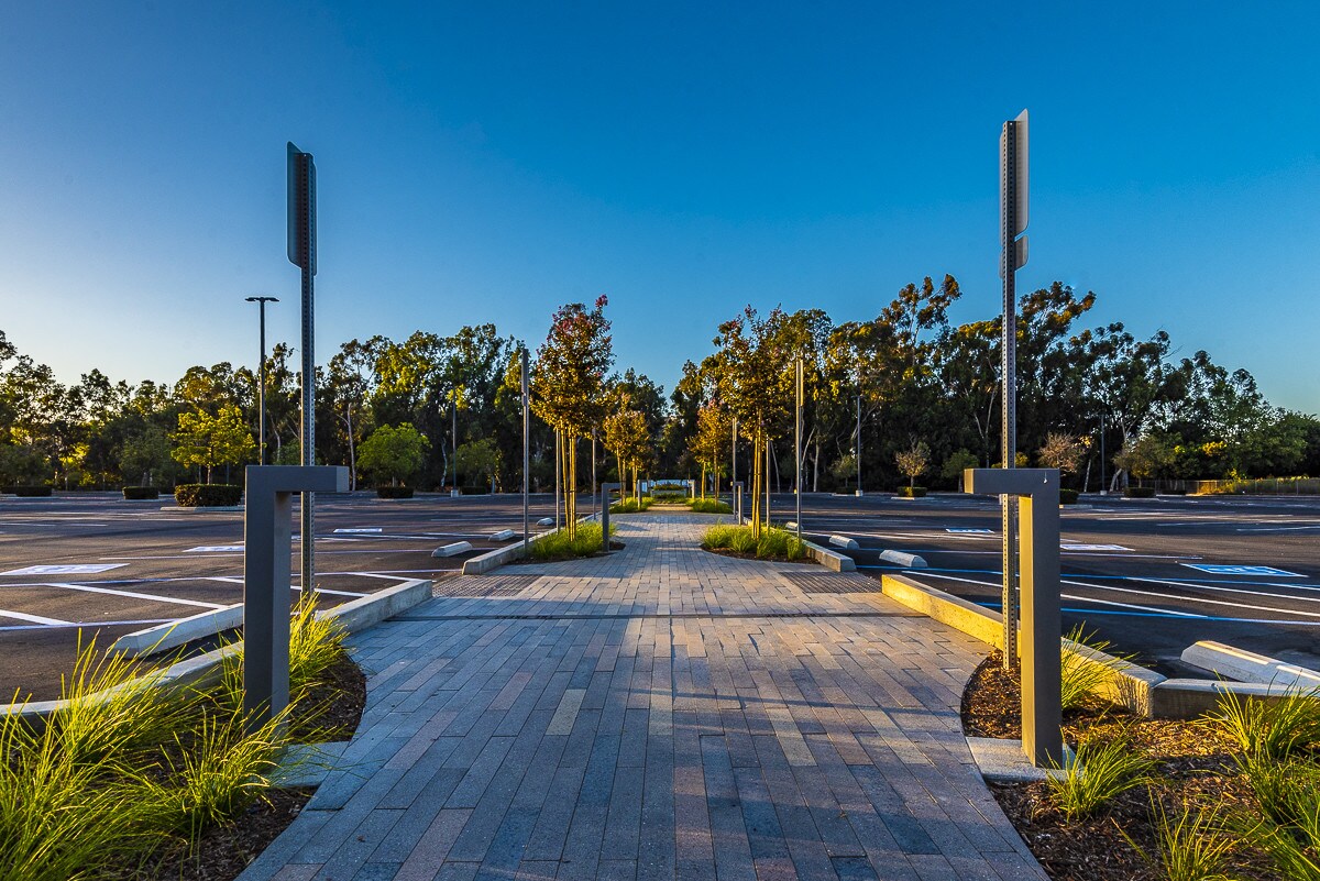 350 Camino De La Reina, San Diego, CA 92108 AMP&RSAND