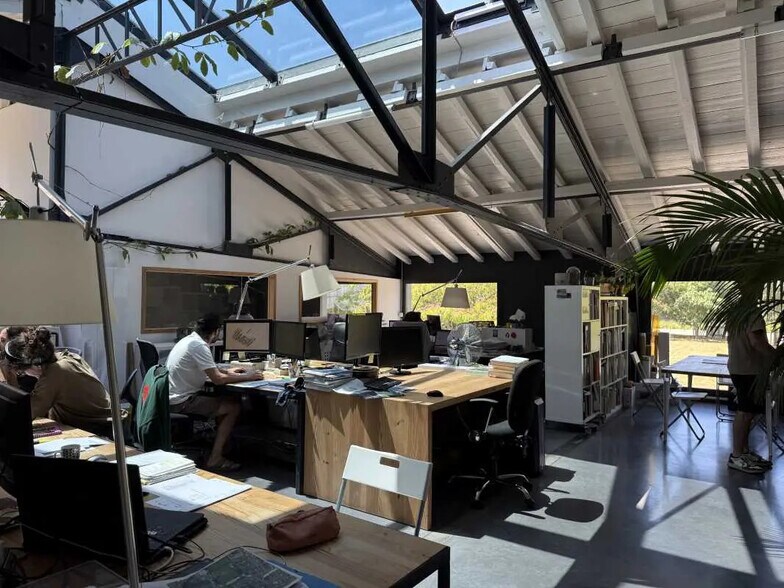 Office in Bordeaux for sale - Interior Photo - Image 1 of 5