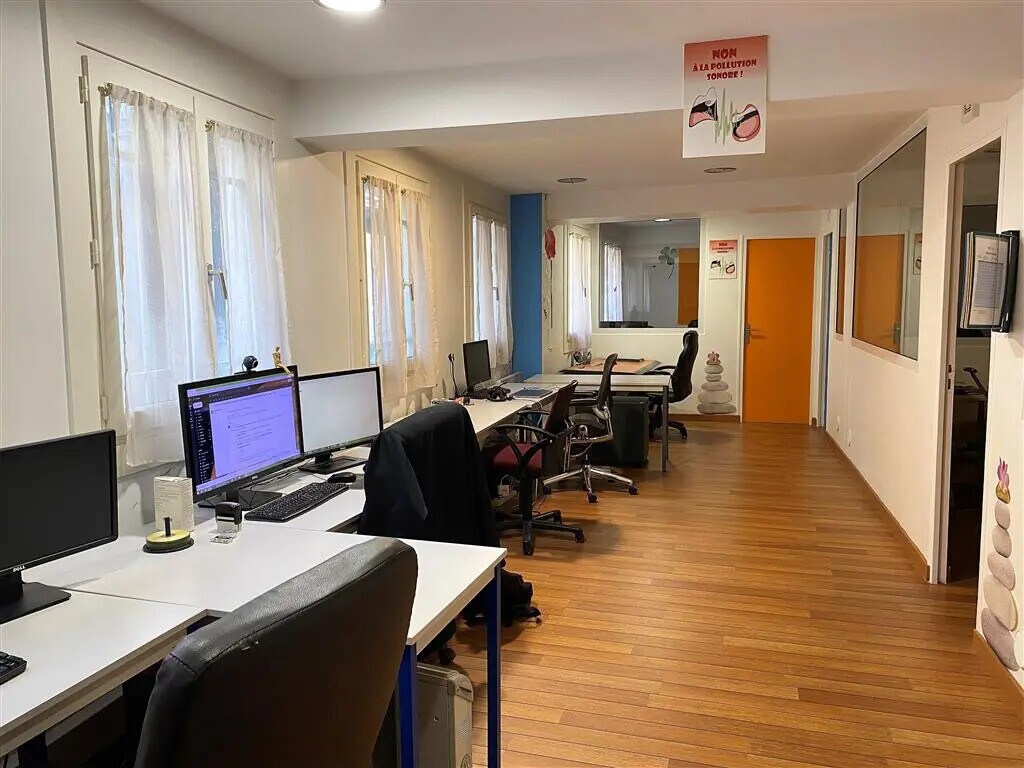 Location Bureaux 78 m² - Photo 1
