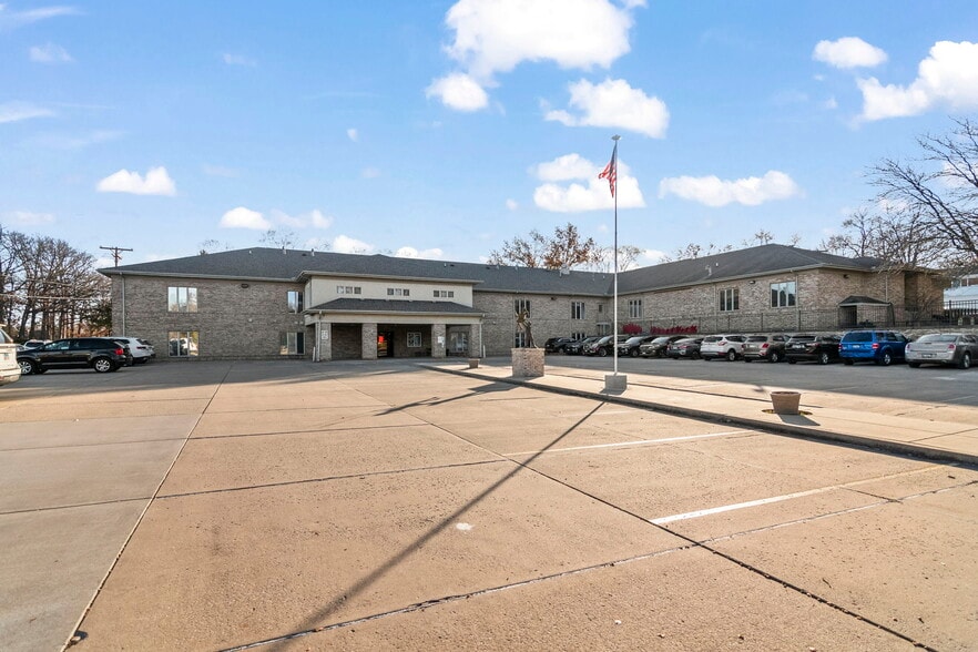 805 Chatham Rd, Springfield, IL for sale - Building Photo - Image 2 of 37