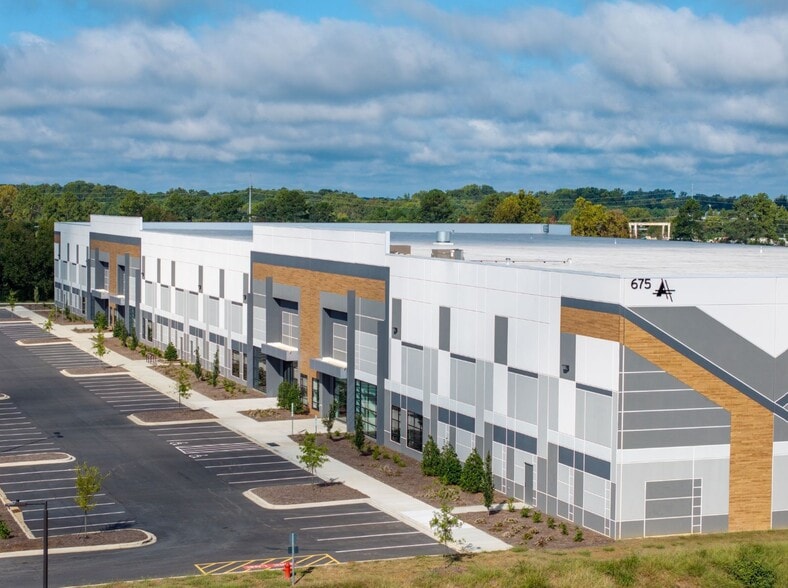 Pitts School Rd, Concord, NC for lease - Building Photo - Image 1 of 17