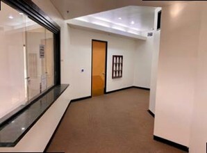 150 N Robertson Blvd, Beverly Hills, CA for lease Interior Photo- Image 2 of 3