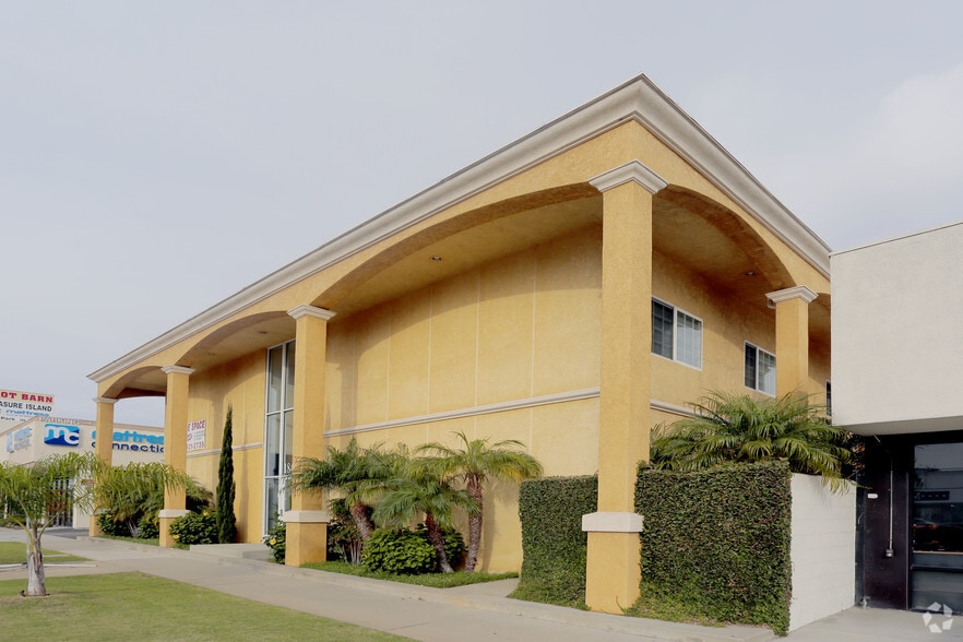 18436 Hawthorne Blvd, Torrance, CA for lease - Building Photo - Image 3 of 15