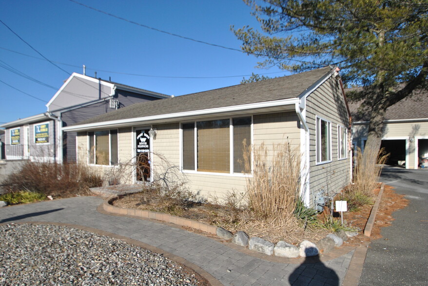 727 Fischer Blvd, Toms River, NJ for sale - Primary Photo - Image 1 of 1