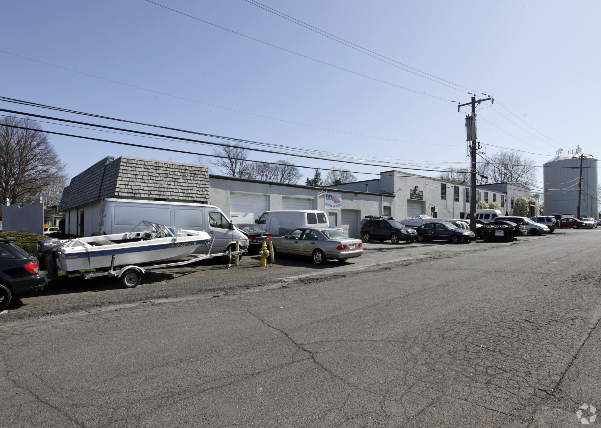 400 Lincoln Ave, Hatboro, PA for lease Primary Photo- Image 1 of 4