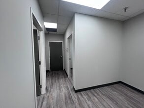 2660 Holcomb Bridge Rd, Roswell, GA for lease Interior Photo- Image 2 of 12