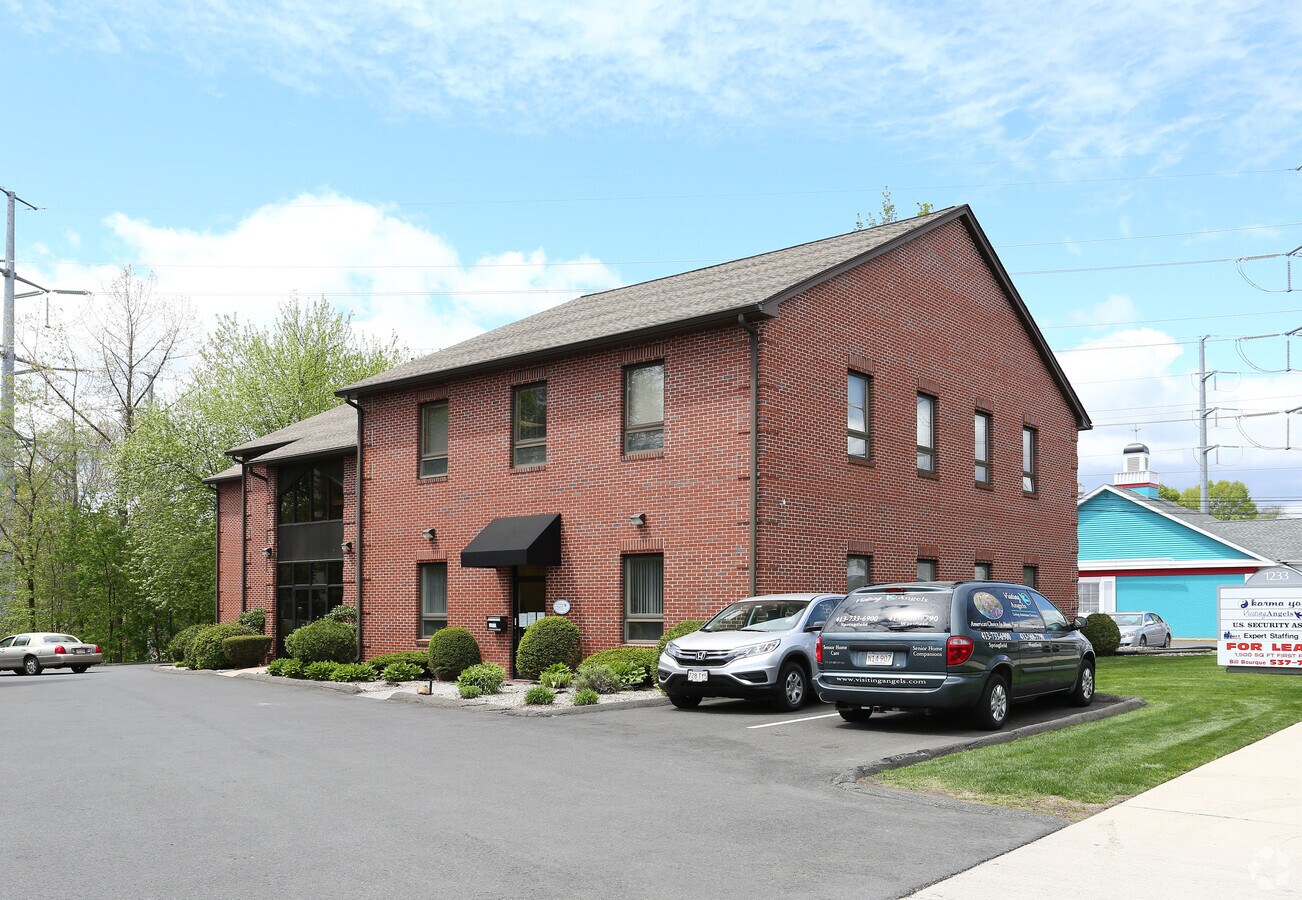 1233 Westfield St, West Springfield, MA 01089