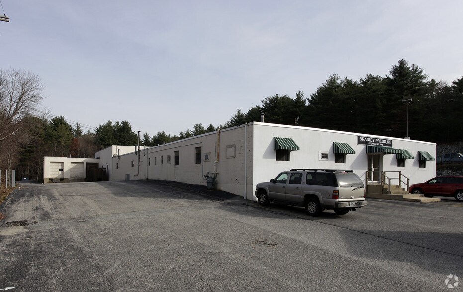 417 Douglas Pike, Smithfield, RI for sale - Primary Photo - Image 1 of 1