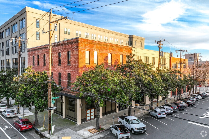 140-160 Franklin St, Oakland, CA for lease - Primary Photo - Image 1 of 6