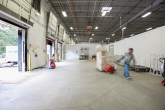 575 Wharton Dr SW, Atlanta, GA for lease Interior Photo- Image 2 of 4