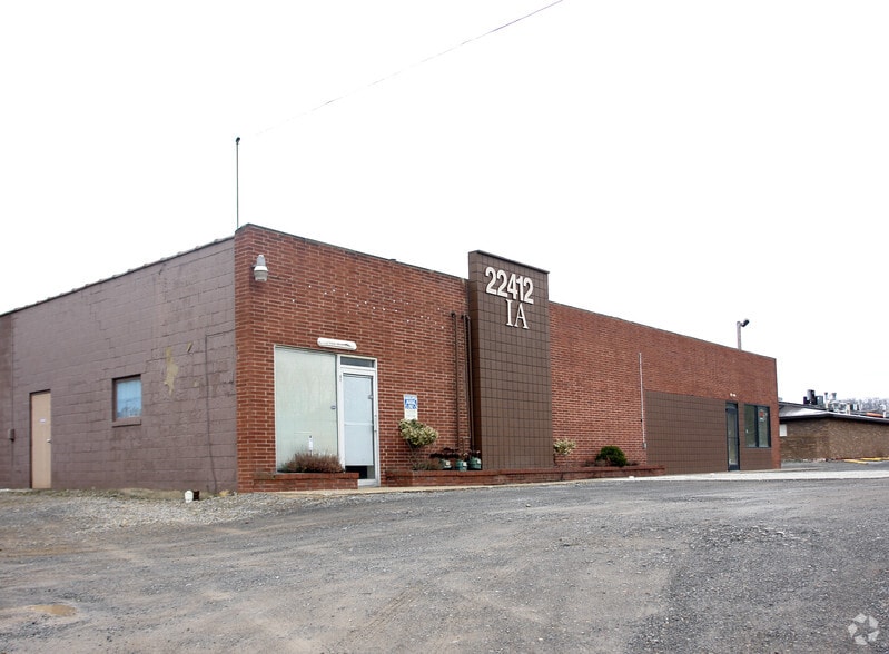 22412 Perry Hwy, Zelienople, PA for lease - Building Photo - Image 2 of 3