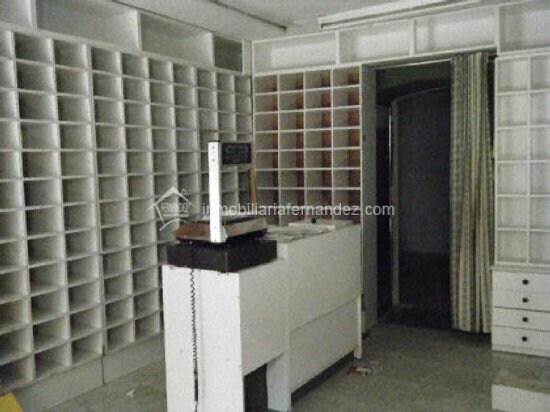 Retail in Cáceres, Cáceres for lease Building Photo- Image 1 of 4