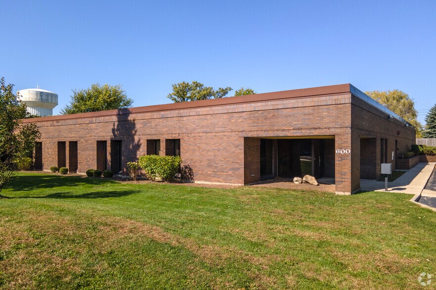 600 Church Rd, Elgin, IL for sale - Primary Photo - Image 1 of 1