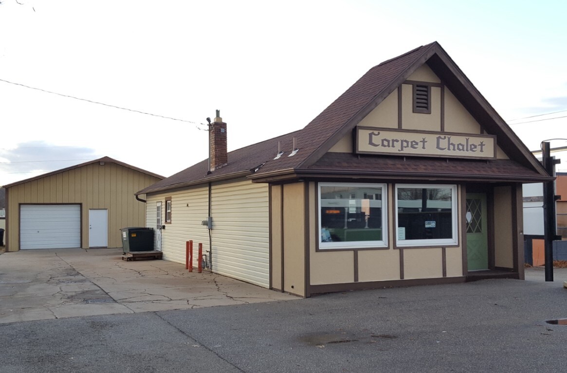 1725 Center Point Rd NE, Cedar Rapids, IA for sale Primary Photo- Image 1 of 1