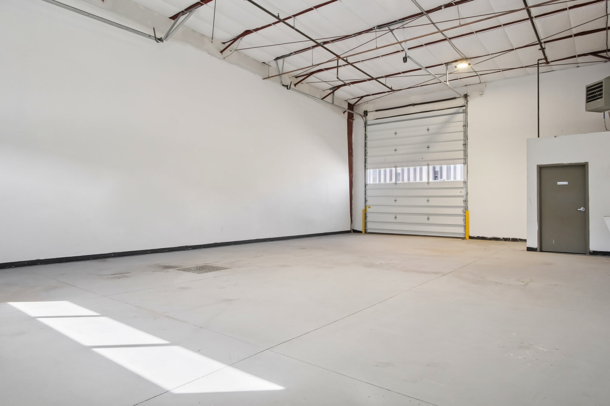 9456 S Bagley Park Rd, West Jordan, UT for lease Interior Photo- Image 1 of 4