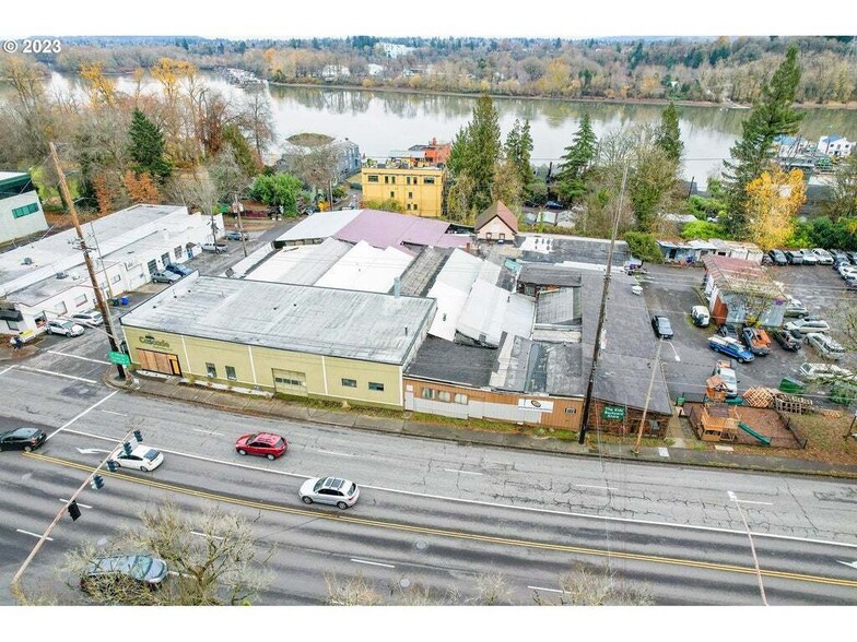 7400 S Macadam Ave, Portland, OR for sale - Primary Photo - Image 1 of 3