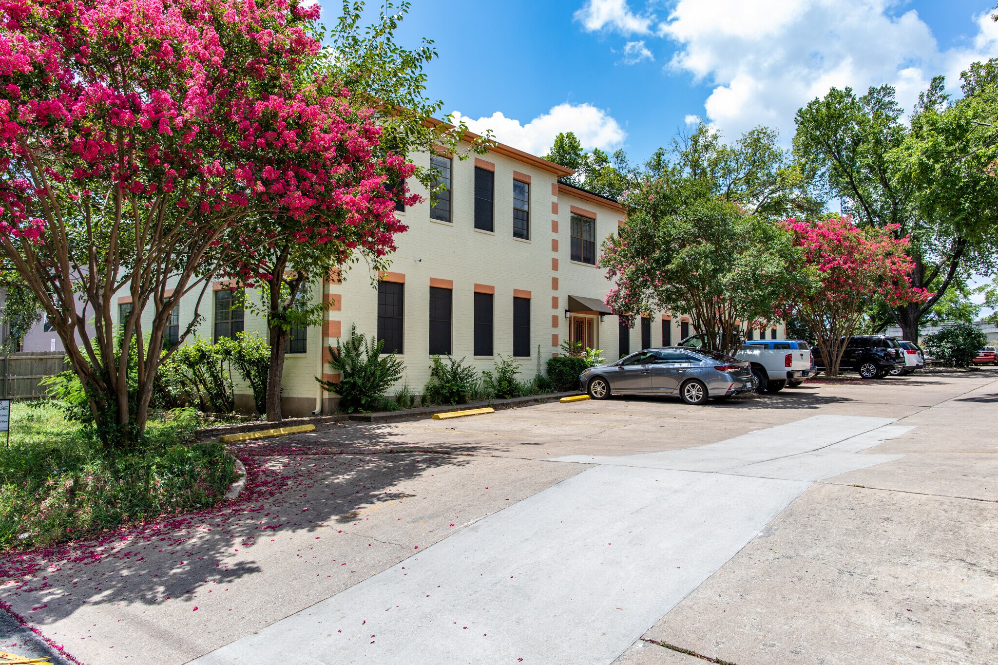 1823 Fort View Rd, Austin, TX for lease Primary Photo- Image 1 of 16