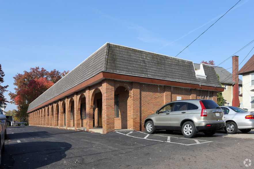 567 N Market St, Wooster, OH for lease - Primary Photo - Image 1 of 27