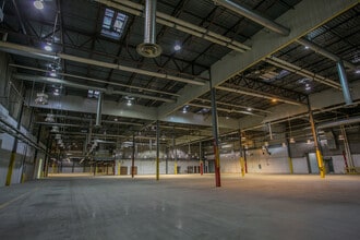 2460 Kerper Blvd, Dubuque, IA for lease Interior Photo- Image 1 of 5