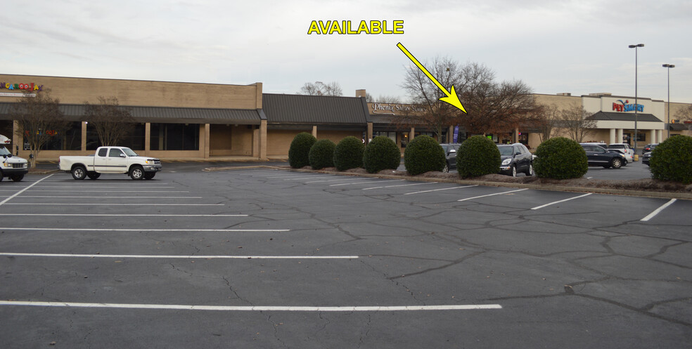 2425-2465 Laurens Rd, Greenville, SC for lease - Building Photo - Image 2 of 6