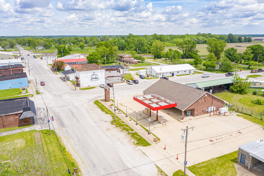 200 S Main St, Sorento, IL for sale - Building Photo - Image 1 of 1