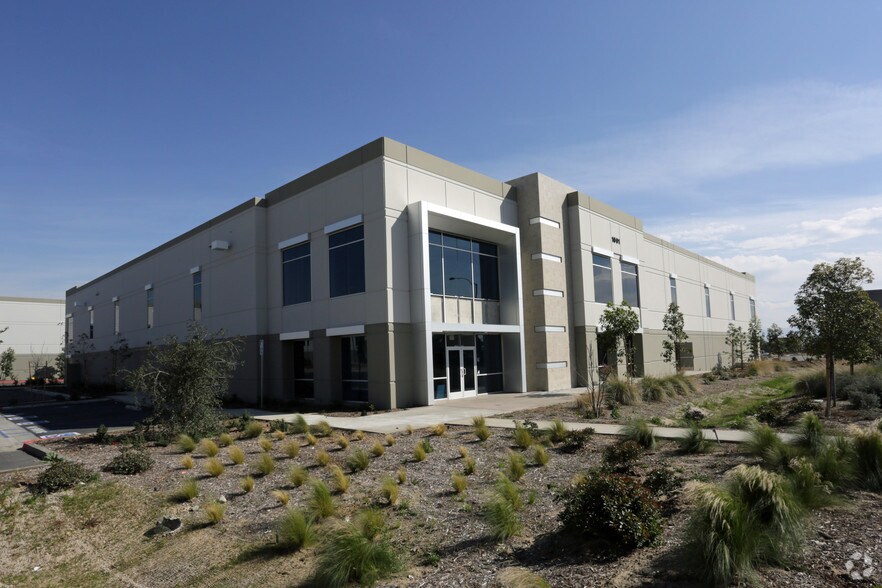 1001 S Grove Ave, Ontario, CA for sale - Primary Photo - Image 1 of 1