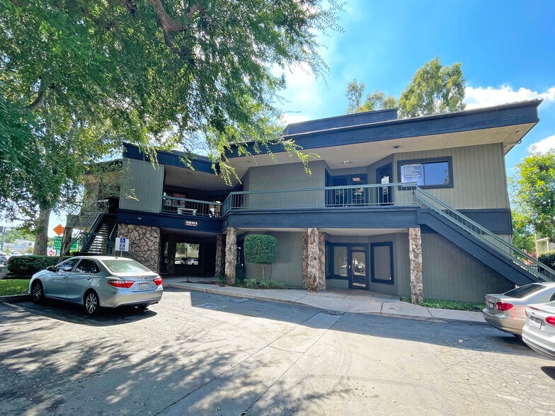 1901 W Pacific Ave, West Covina, CA for lease - Building Photo - Image 2 of 2