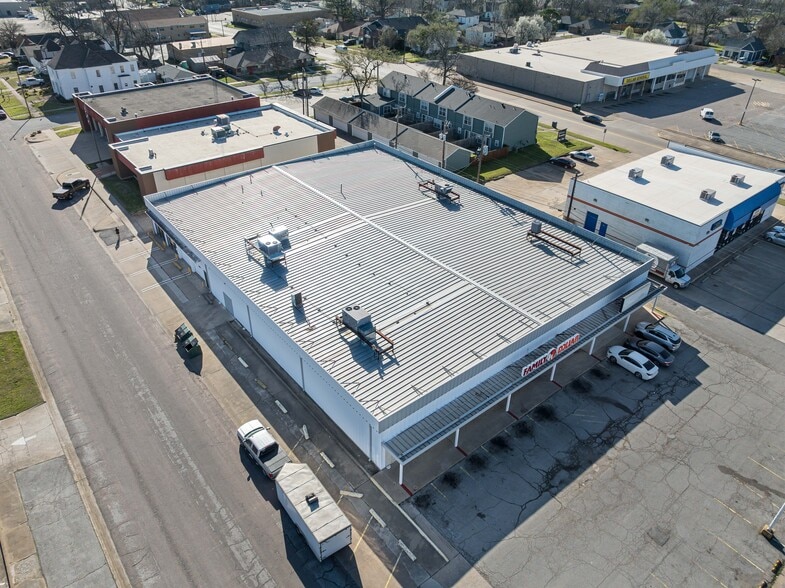 200 S Armstrong Ave, Denison, TX for sale - Building Photo - Image 1 of 40