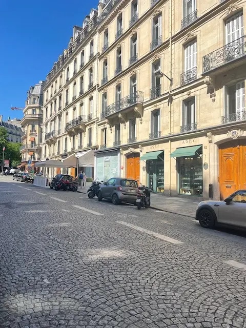 62 Rue François Ier, Paris for lease Building Photo- Image 1 of 4