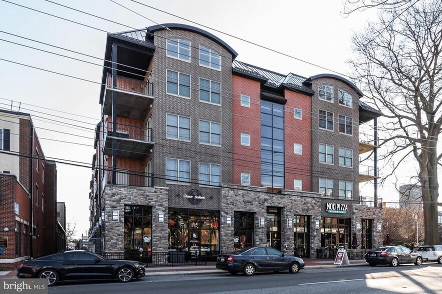 117-127 E Main St, Newark, DE for lease - Building Photo - Image 1 of 17