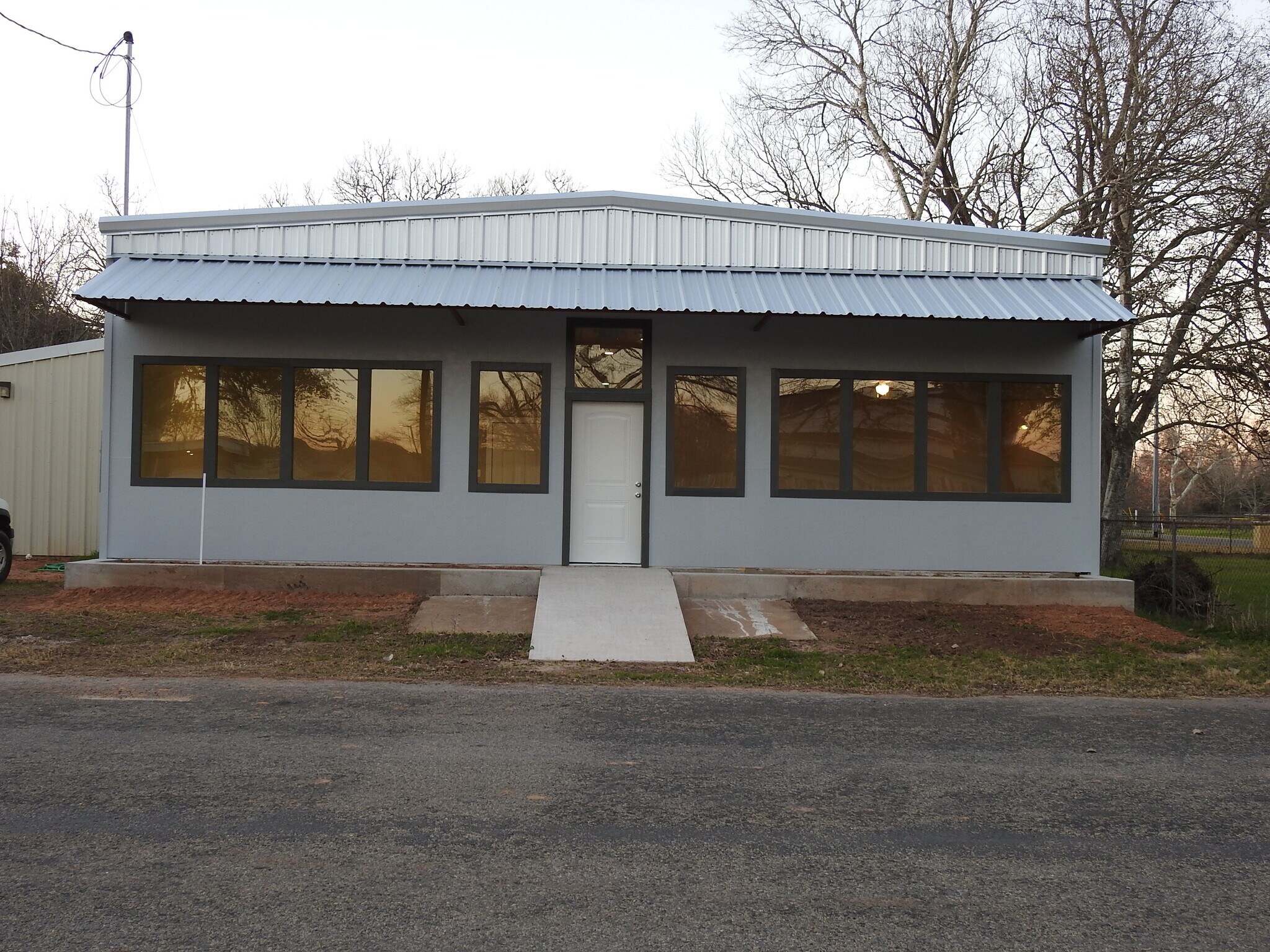 520 W Colorado St, La Grange, TX for sale Primary Photo- Image 1 of 1