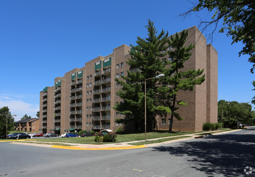 18700 Walkers Choice Rd, Gaithersburg, MD for sale - Primary Photo - Image 1 of 1