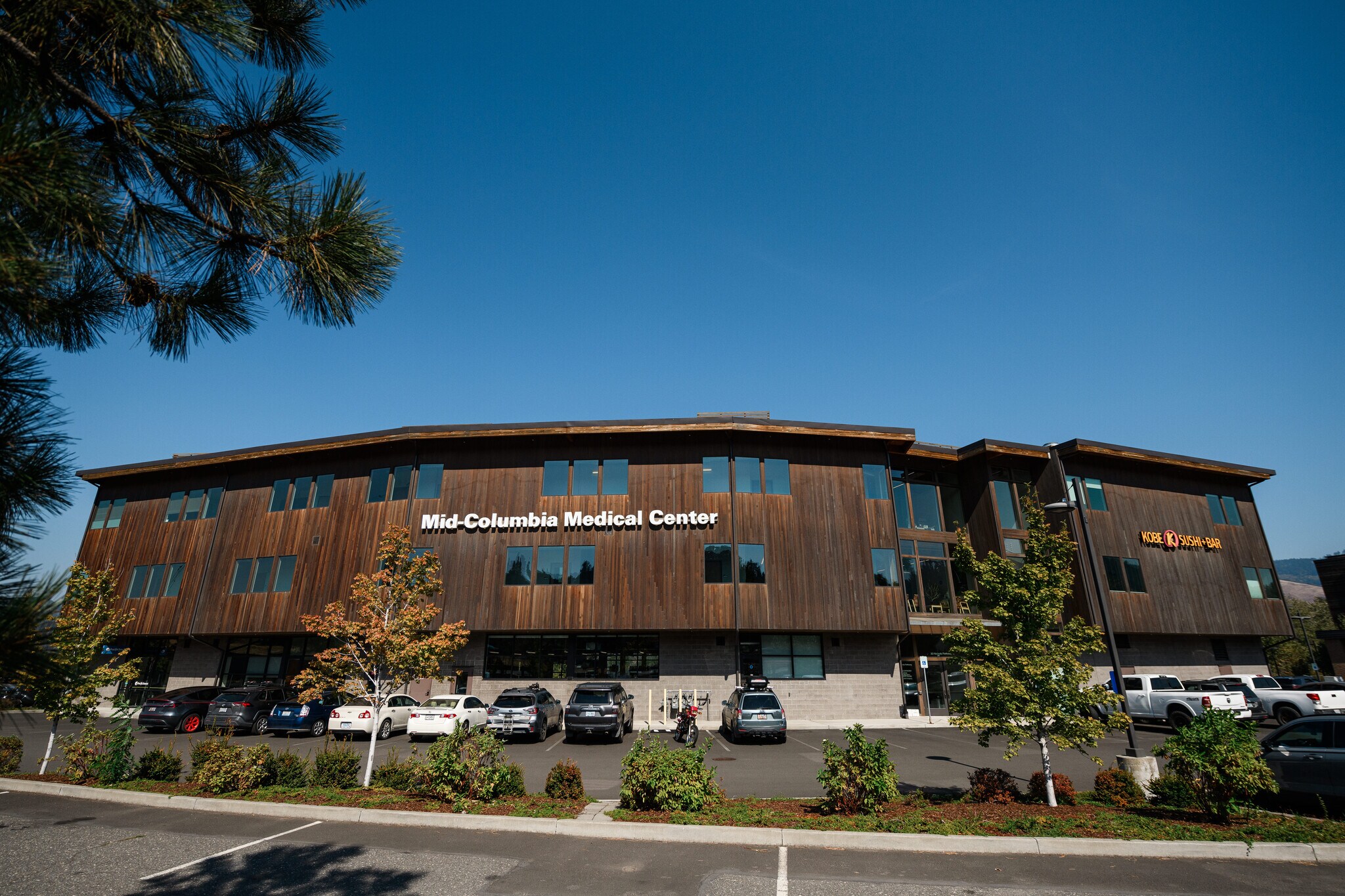 33 Nichols Pkwy, Hood River, OR for lease Building Photo- Image 1 of 19