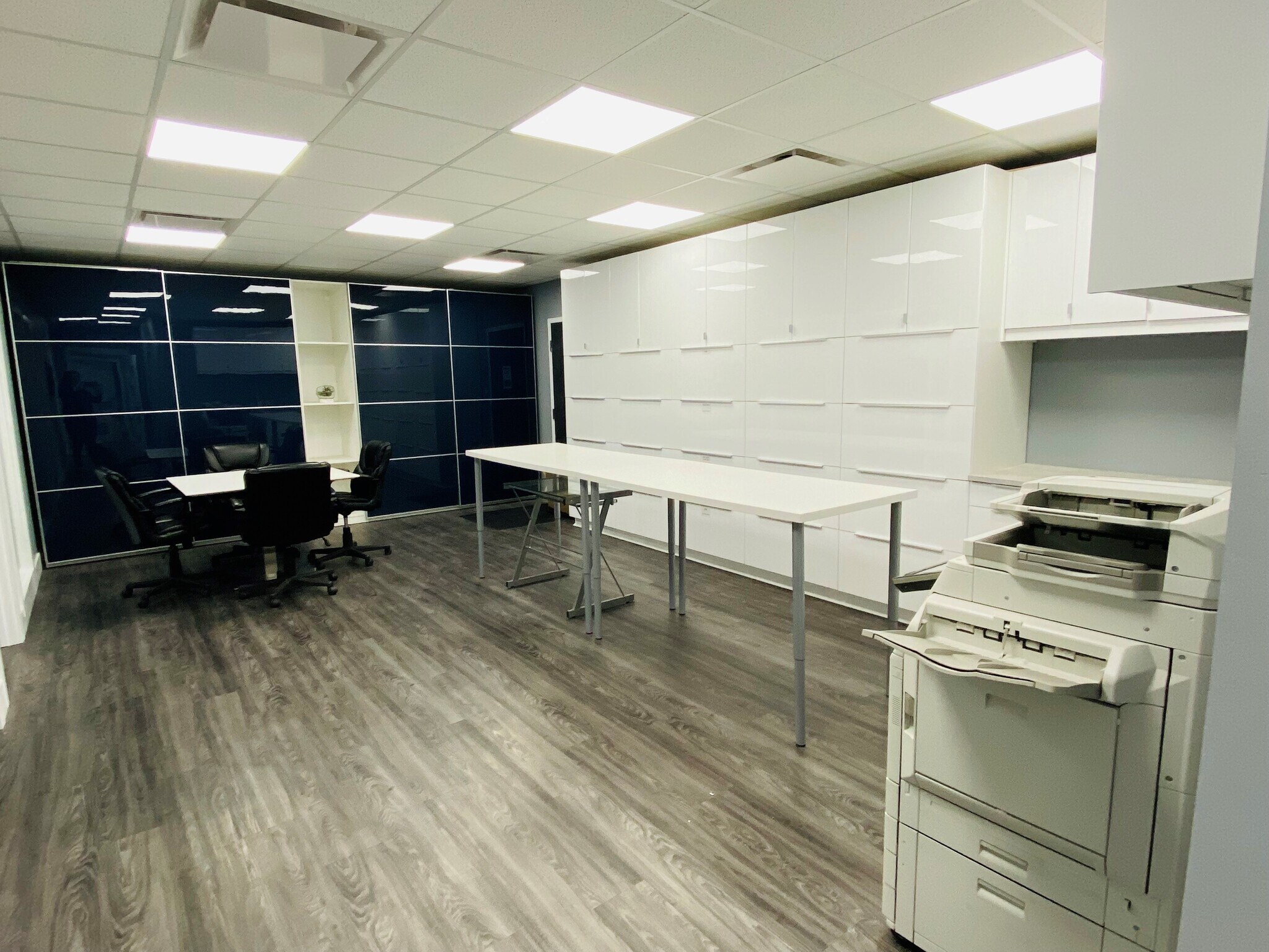 17704 103rd Ave NW, Edmonton, AB for sale Interior Photo- Image 1 of 2