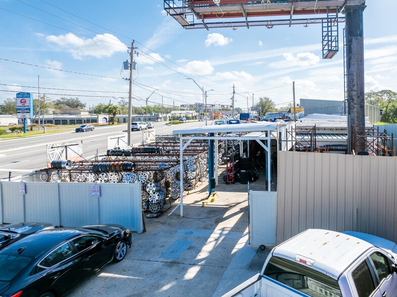 1411 E Busch Blvd, Tampa, FL for sale - Building Photo - Image 3 of 7