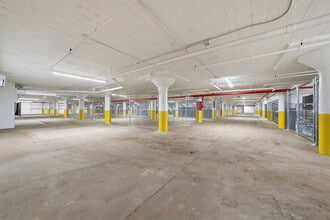 799 E 73rd St, Cleveland, OH for lease Interior Photo- Image 1 of 3