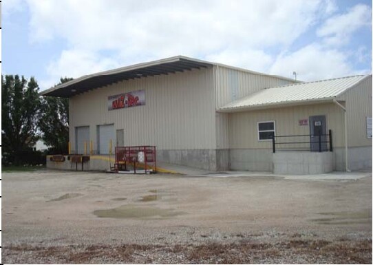 225 N Main St, Hesston, KS for sale Building Photo- Image 1 of 1