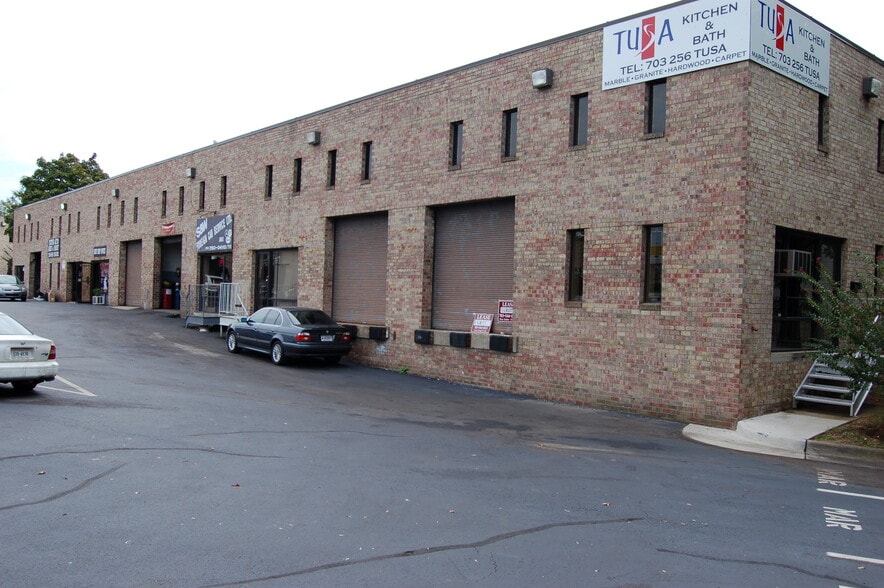 5758 General Washington Dr, Alexandria, VA for lease - Building Photo - Image 1 of 1